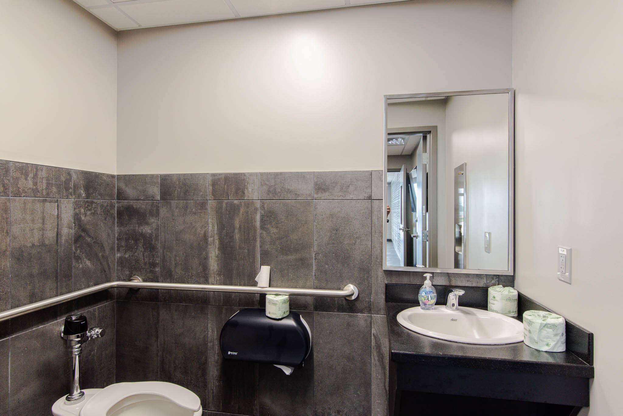 Rush Truck Center Hutchins — project photo 14