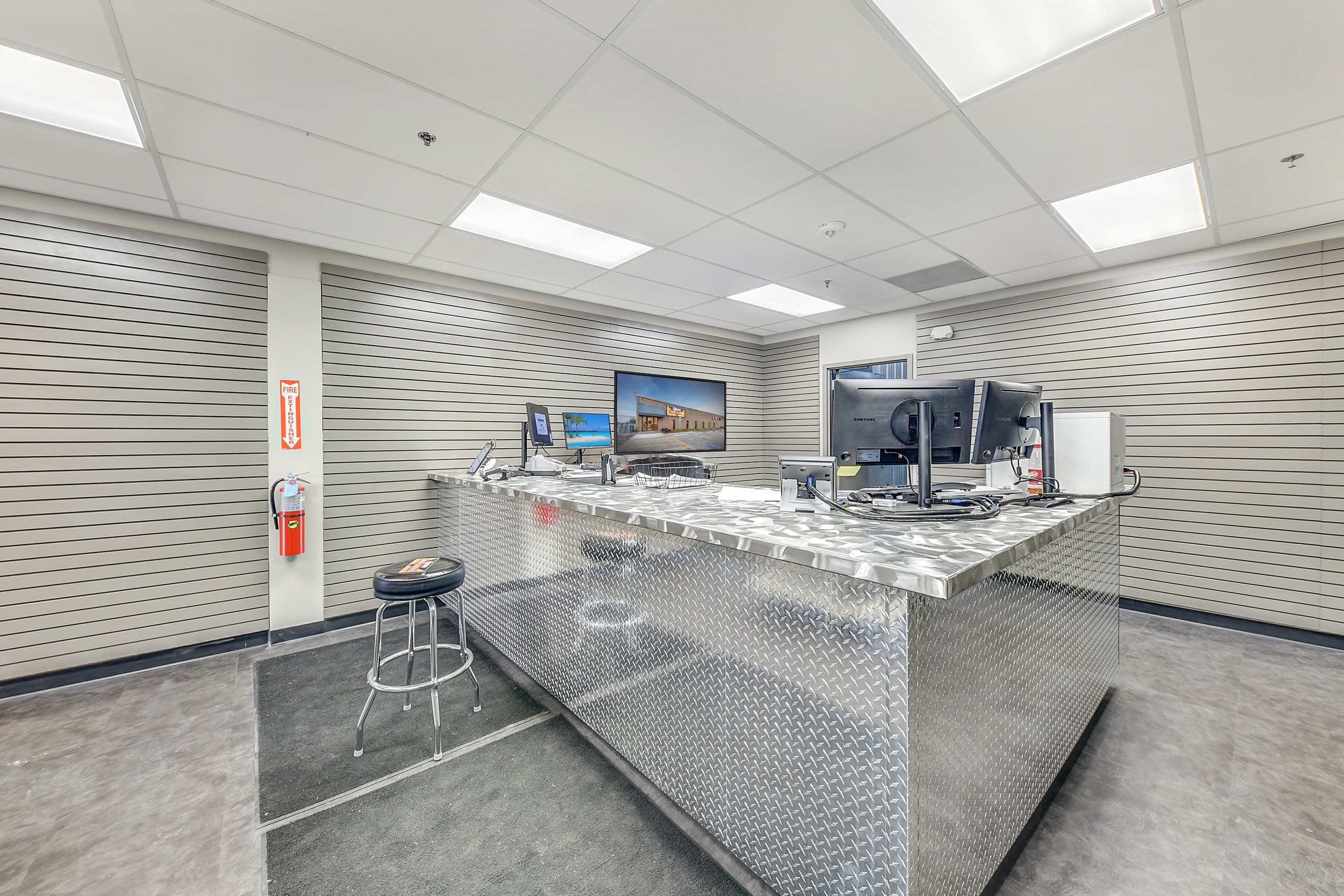 Retail Offices & Showrooms — Interior Remodel — project photo 5